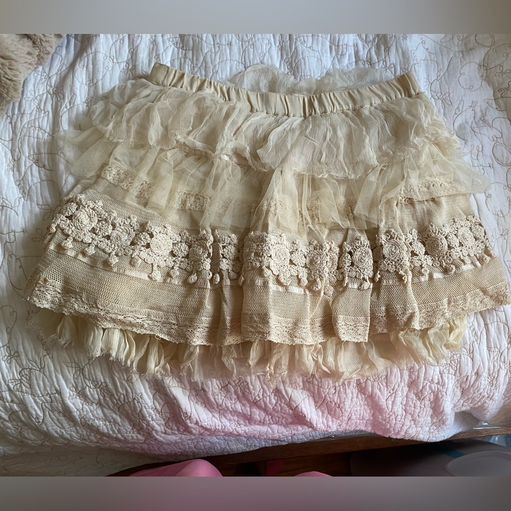 Zara Cream Layered Lace Mini Skirt